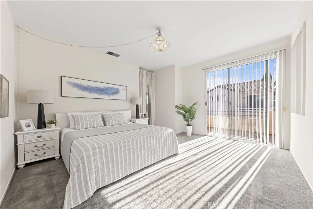 1232 Mission Pl