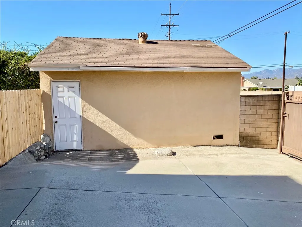 875 N Garsden