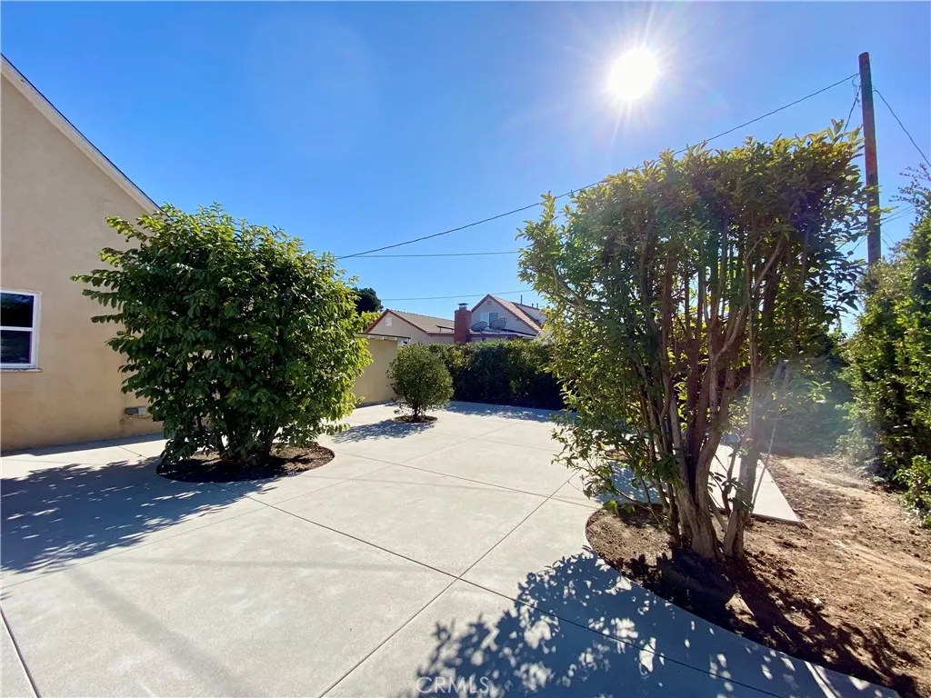 875 N Garsden