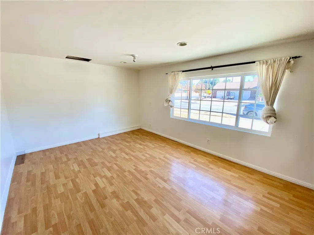 875 N Garsden