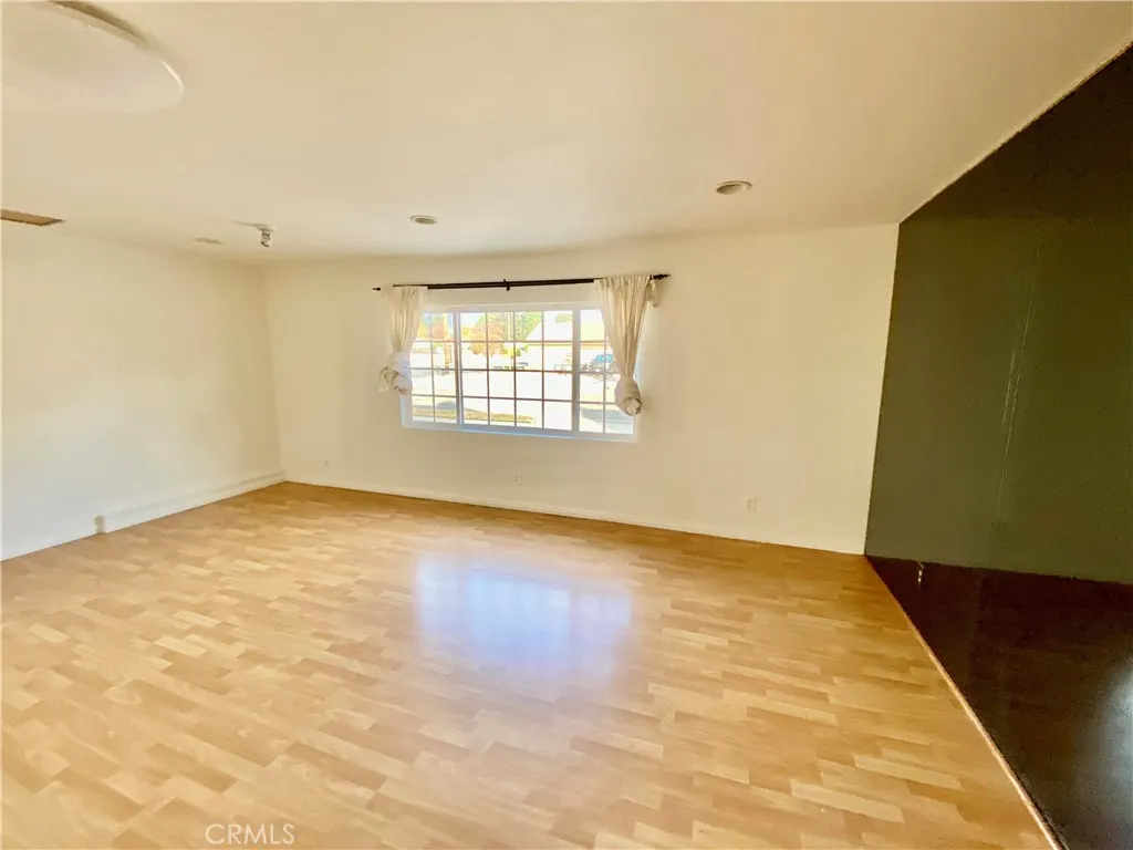 875 N Garsden