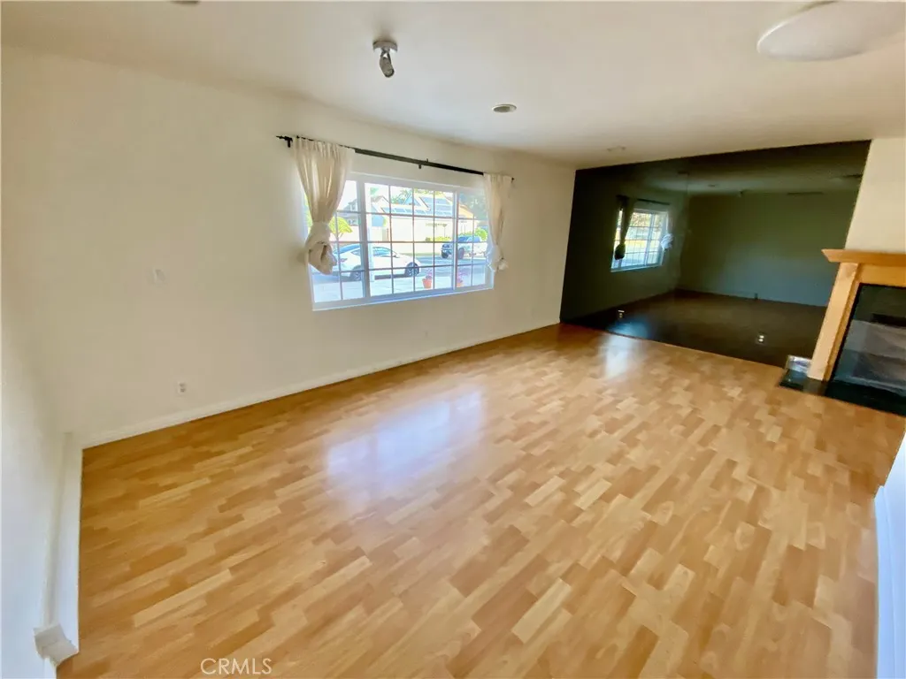 875 N Garsden