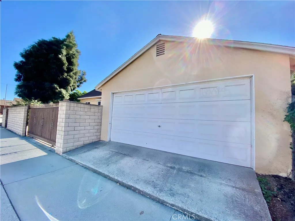 875 N Garsden