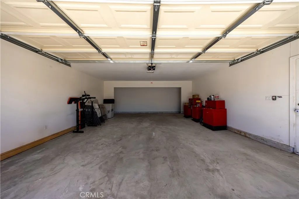 449 S Barranca