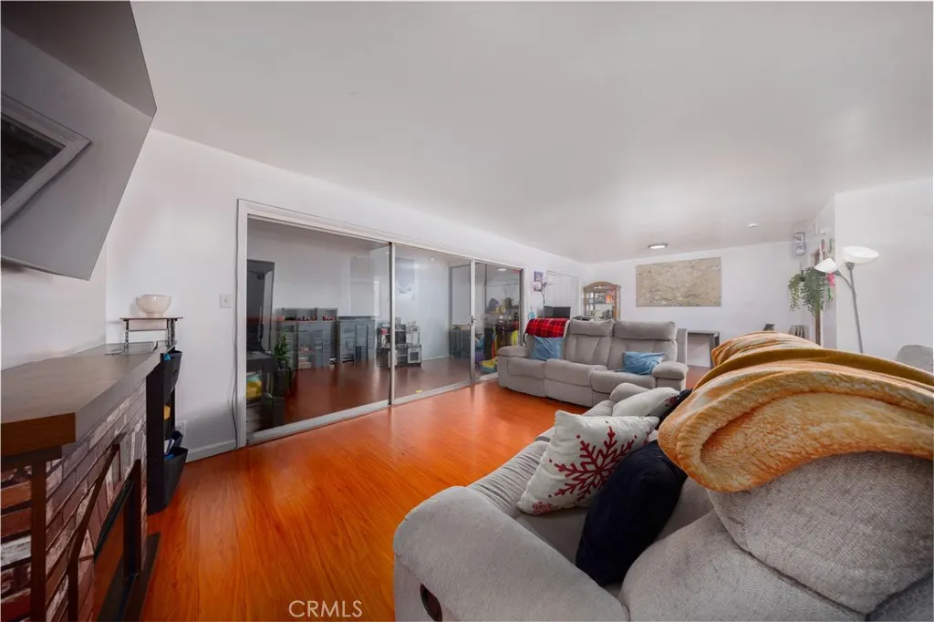 449 S Barranca