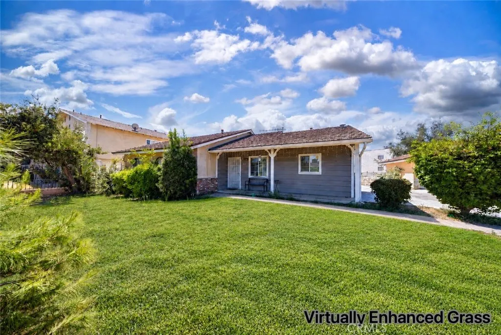 449 S Barranca