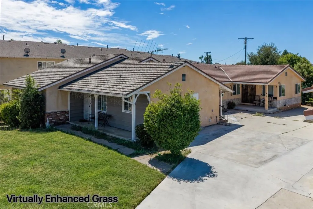 449 S Barranca