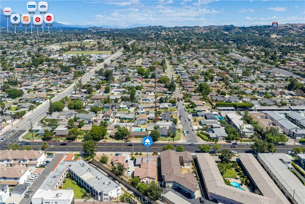 449 S Barranca