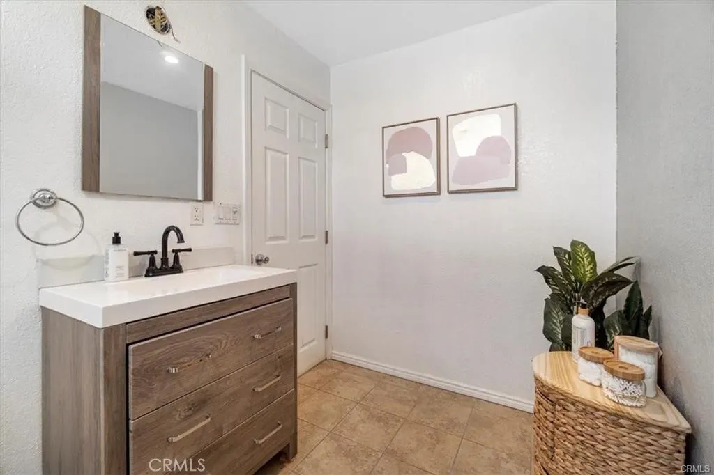 12844 Waltham