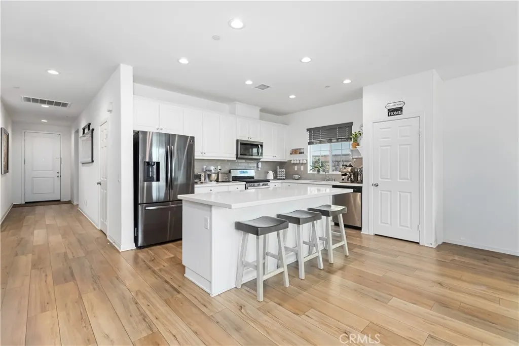 3337 S Honeysuckle Avenue