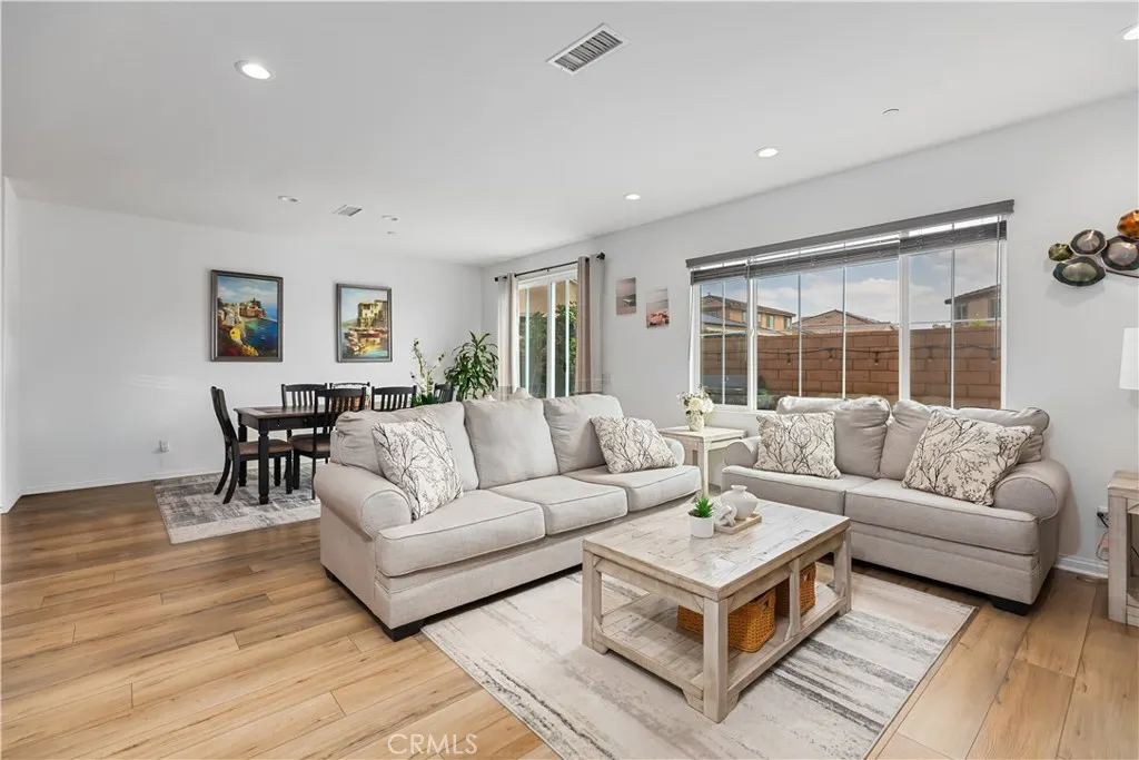 3337 S Honeysuckle Avenue