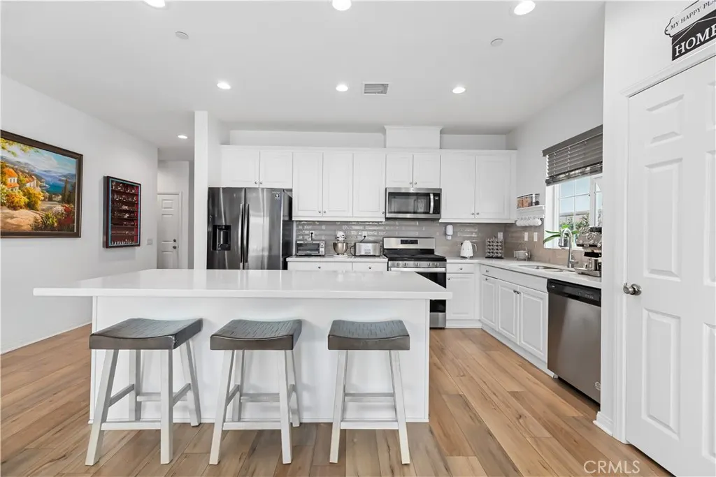 3337 S Honeysuckle Avenue