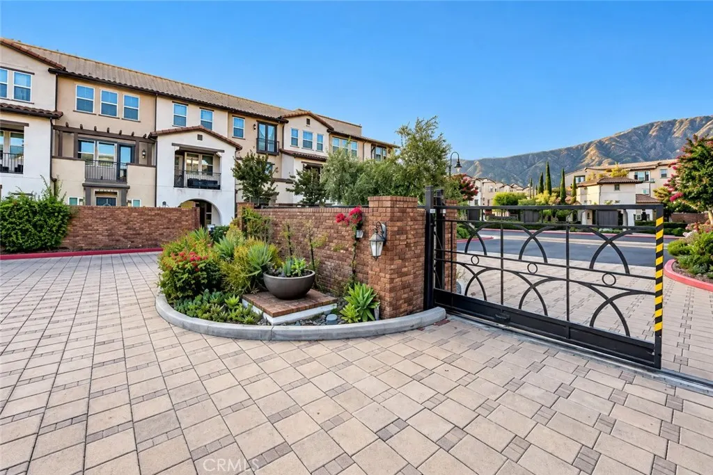 631 W Foothill #26