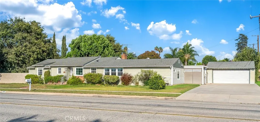 1106 S Lark Ellen