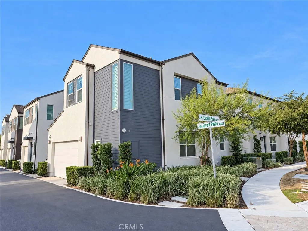 2480 E Encanto Paseo