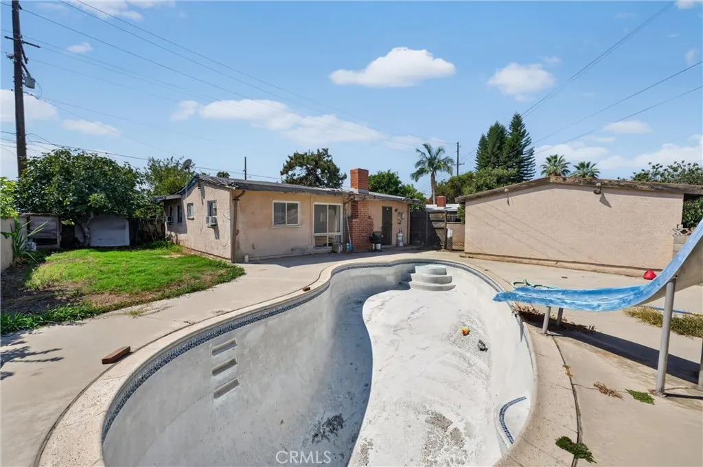 15335 Temple Avenue