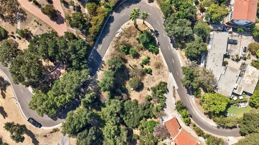 943 Hillcrest Drive