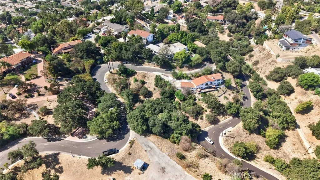 943 Hillcrest Drive