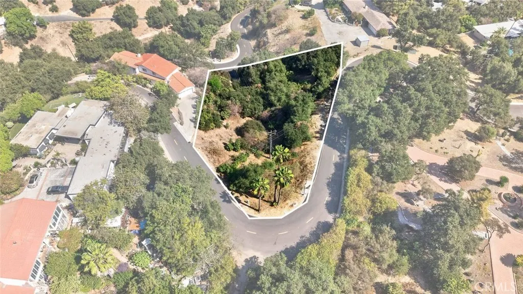 943 Hillcrest Drive