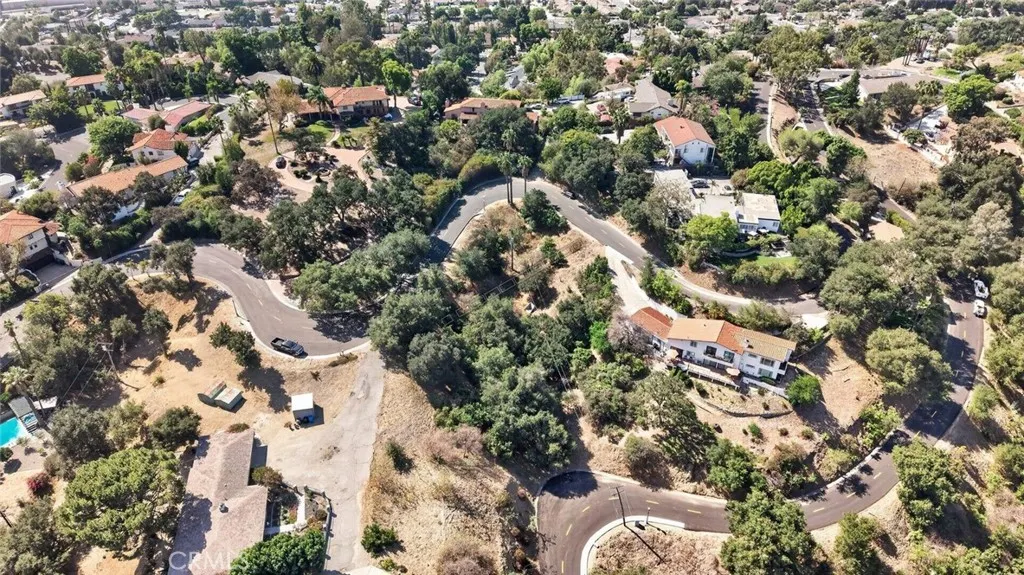 943 Hillcrest Drive
