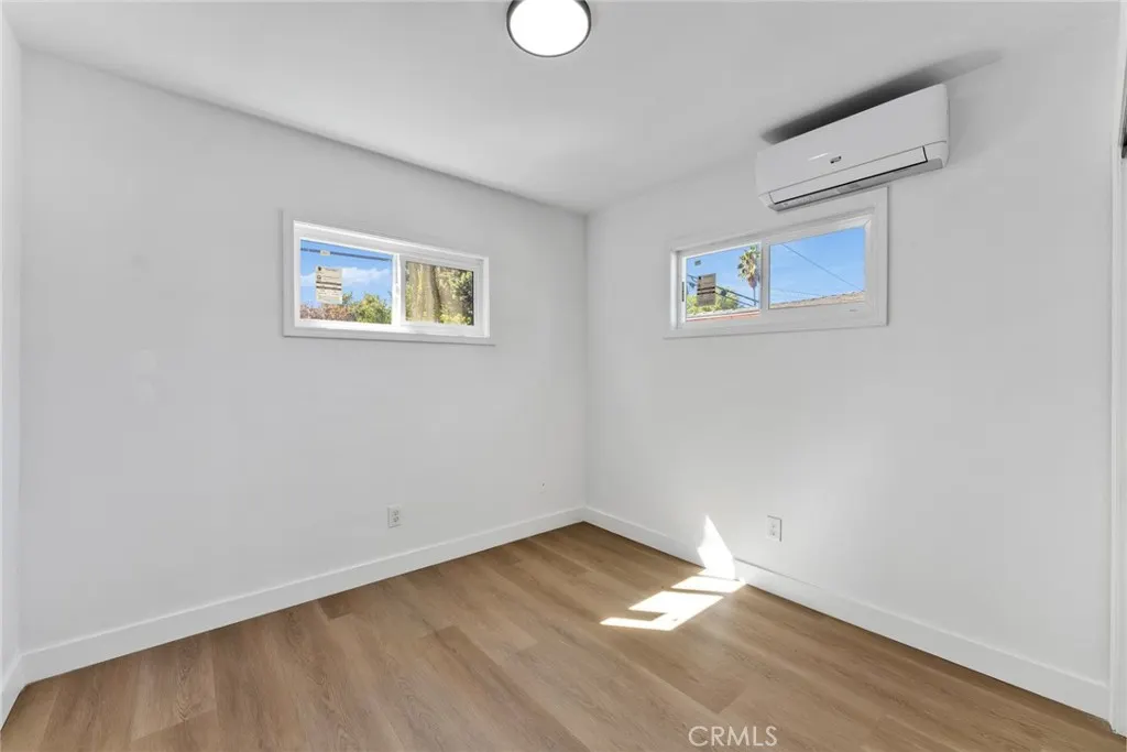 610 W Center
