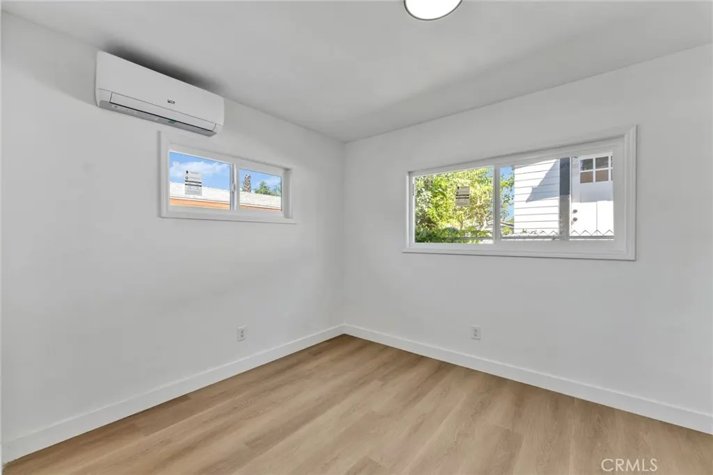 610 W Center