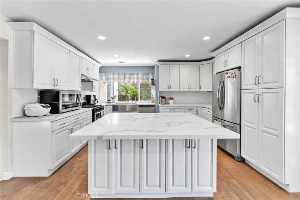 1638 Avenida Monte Vista