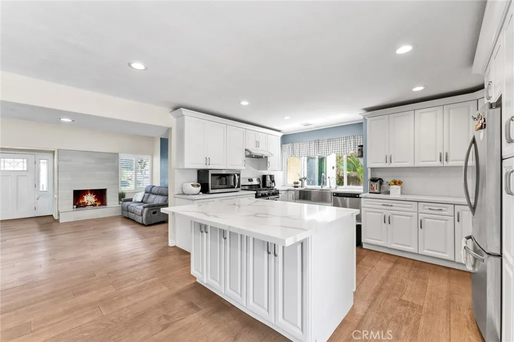 1638 Avenida Monte Vista
