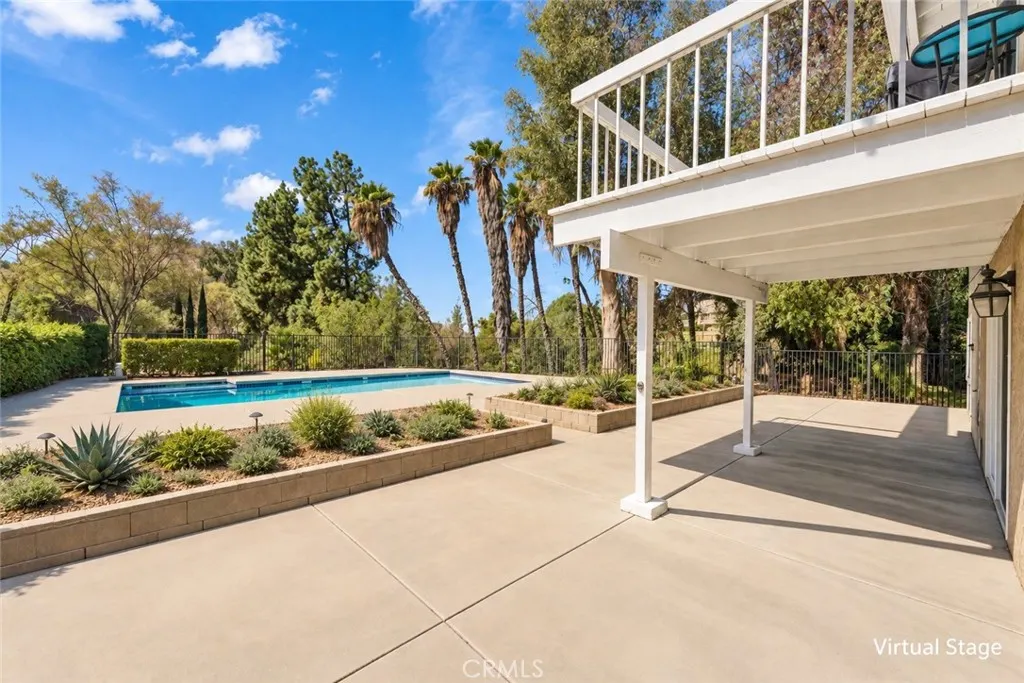 1638 Avenida Monte Vista