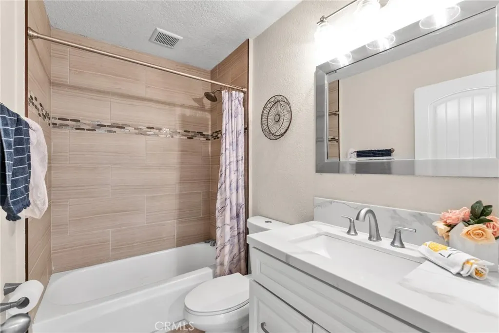1638 Avenida Monte Vista