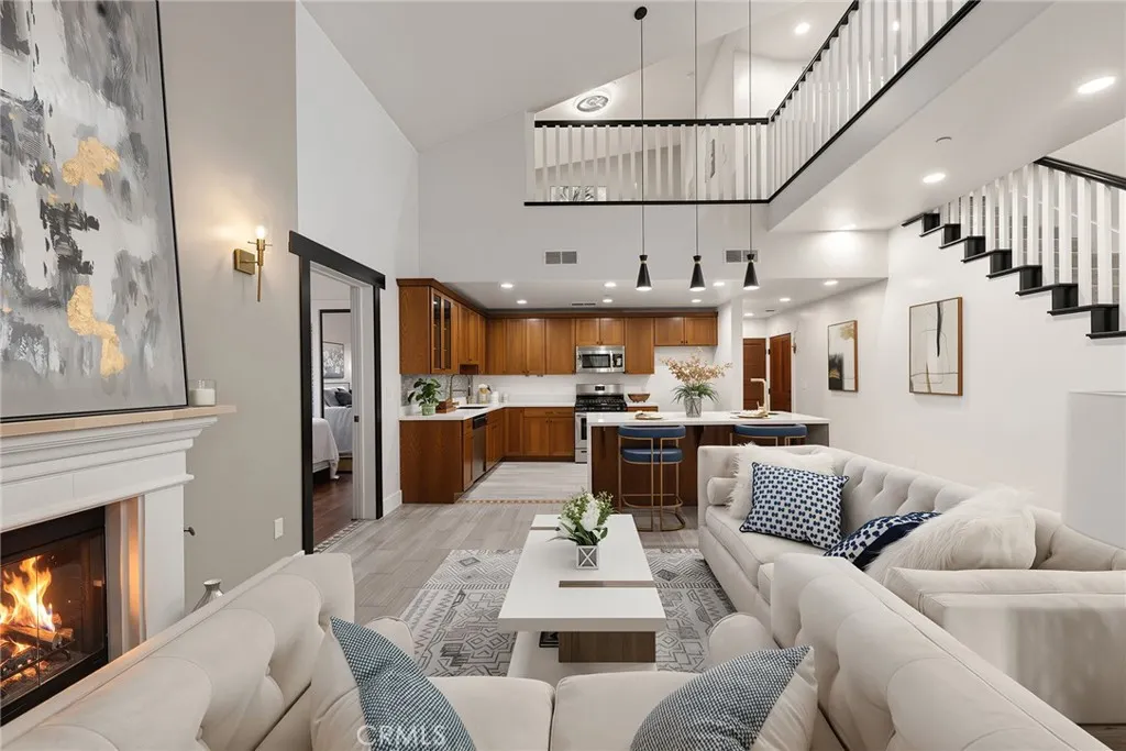142 N Vermont #B