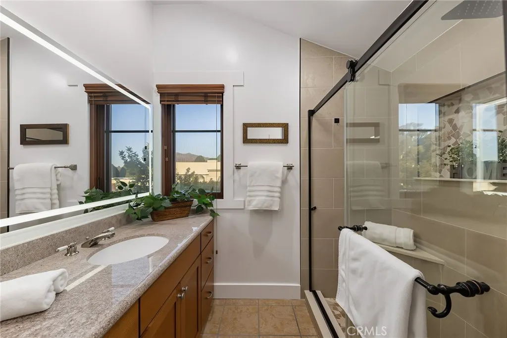 142 N Vermont #B