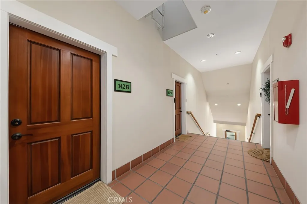 142 N Vermont #B