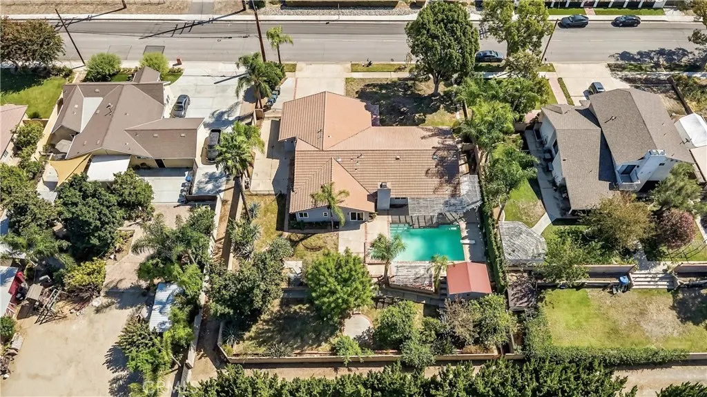 1510 S Oaks