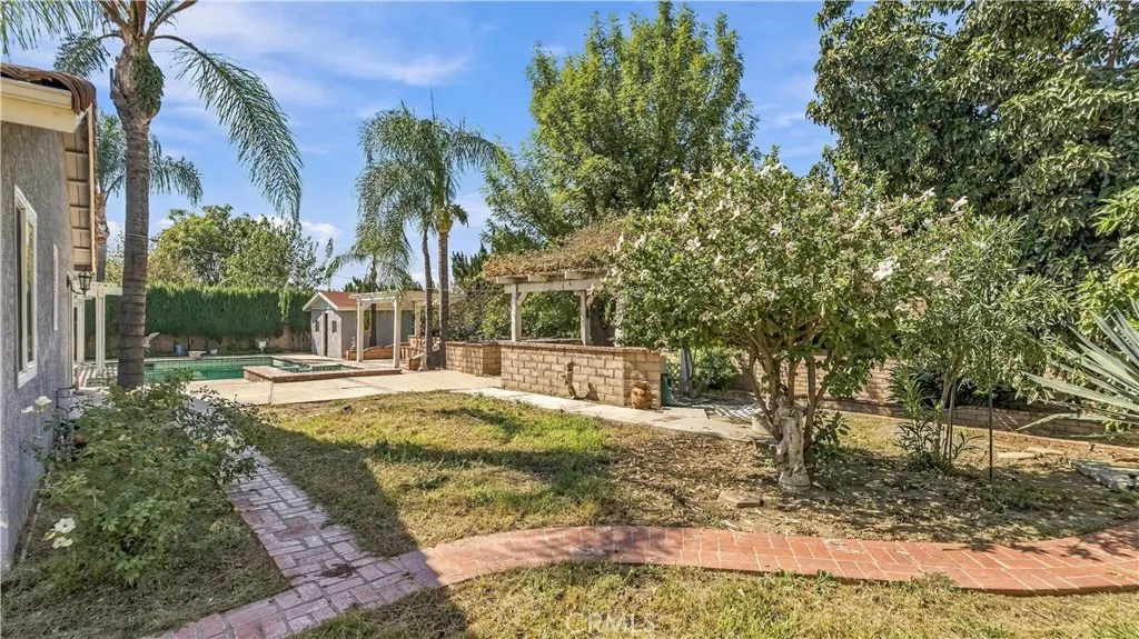 1510 S Oaks