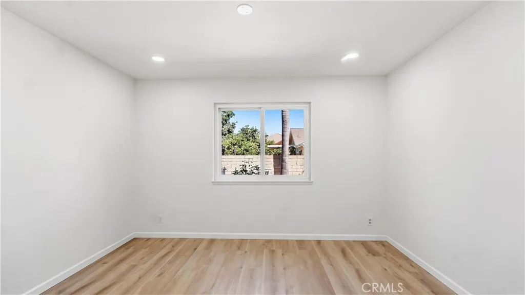 1510 S Oaks