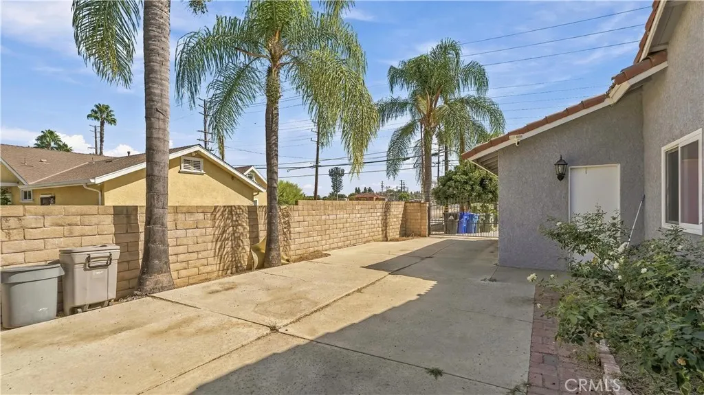 1510 S Oaks