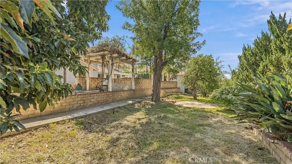 1510 S Oaks