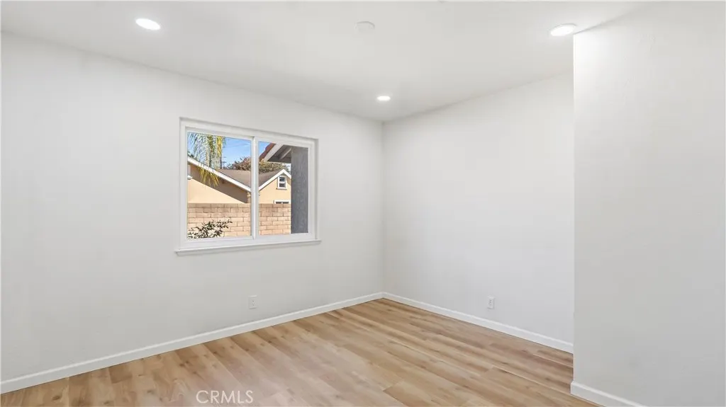 1510 S Oaks