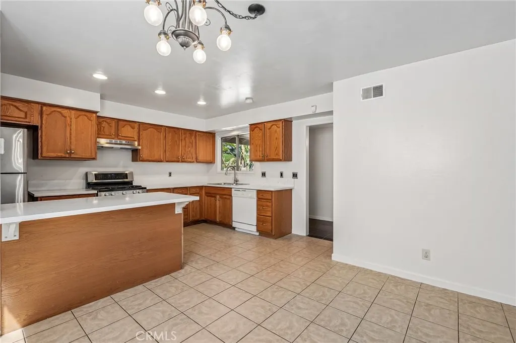 3248 La Puente Road