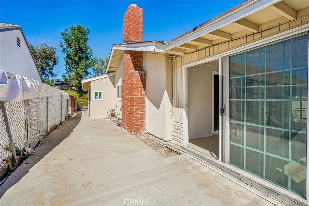 3248 La Puente Road