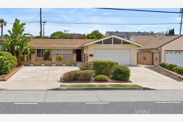 3248 La Puente Road