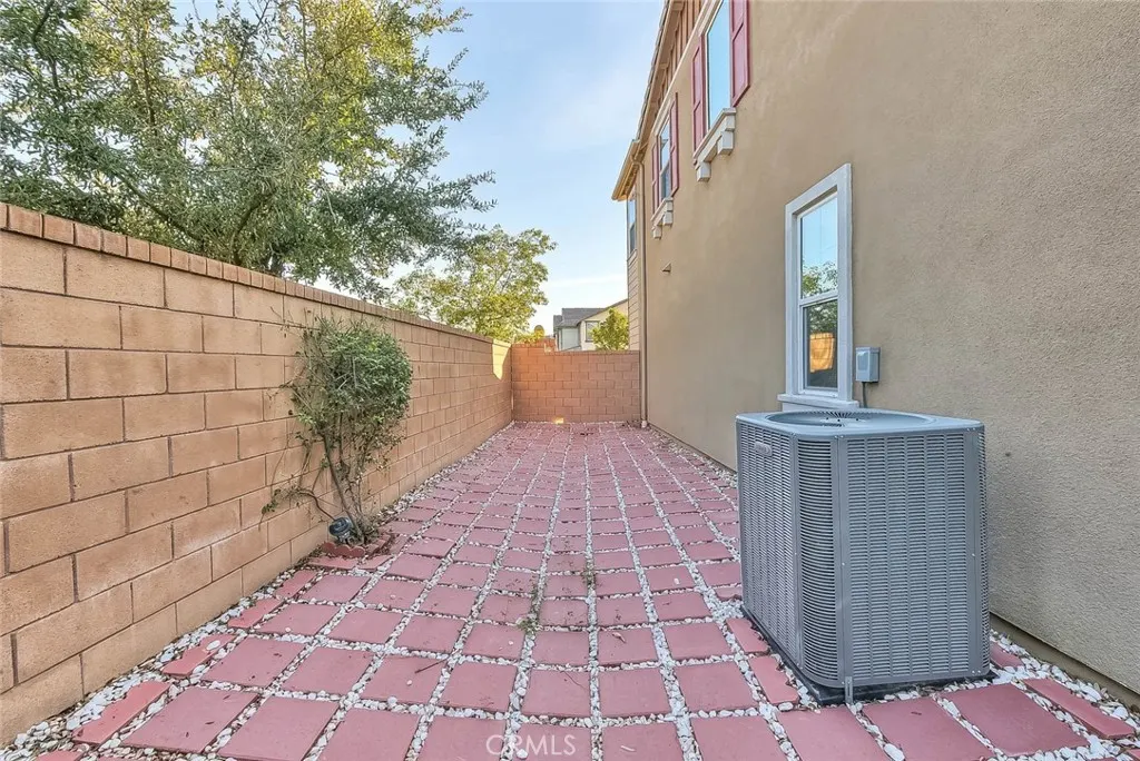 3061 E Travertine Street