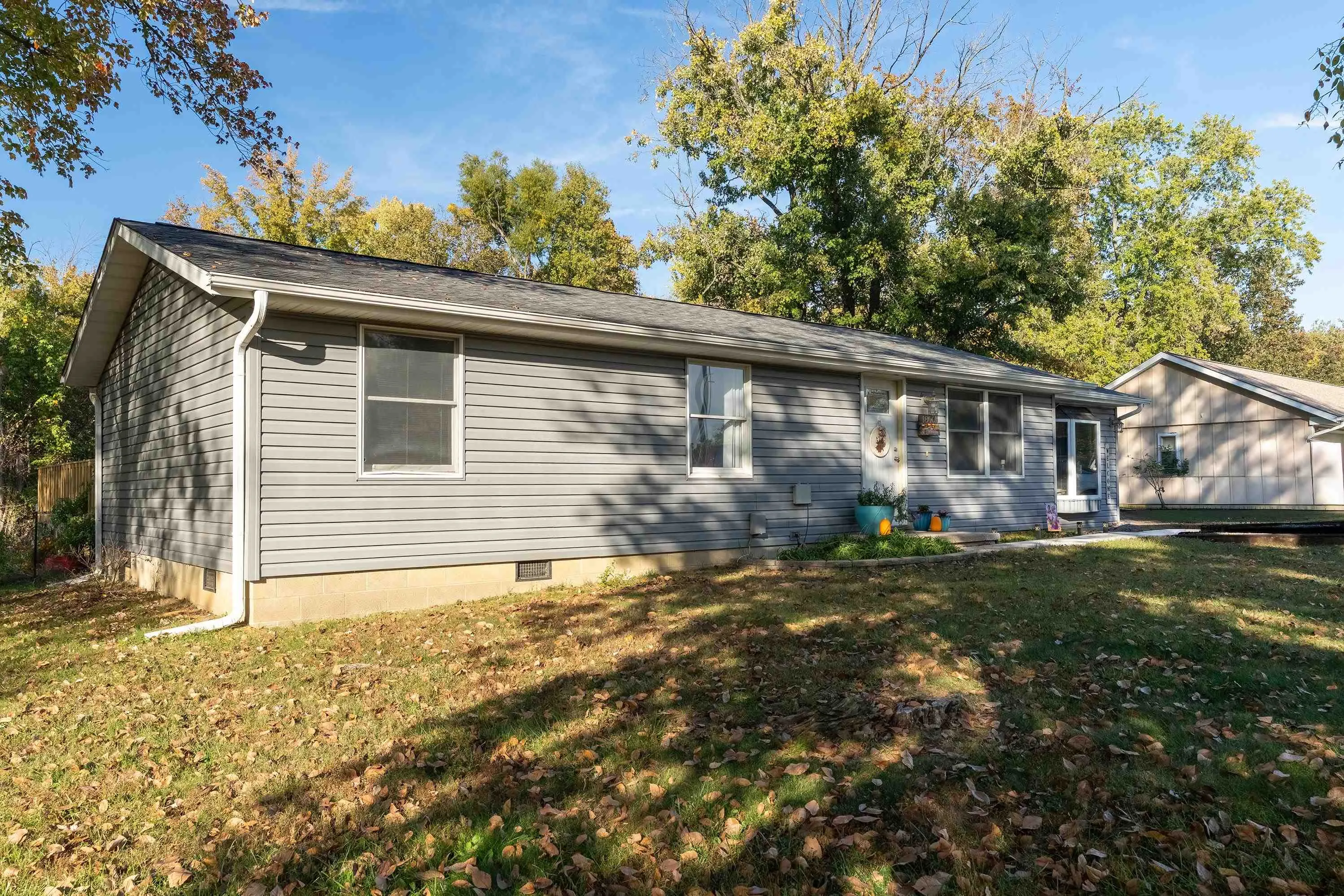 1800 E pickett Lane IL