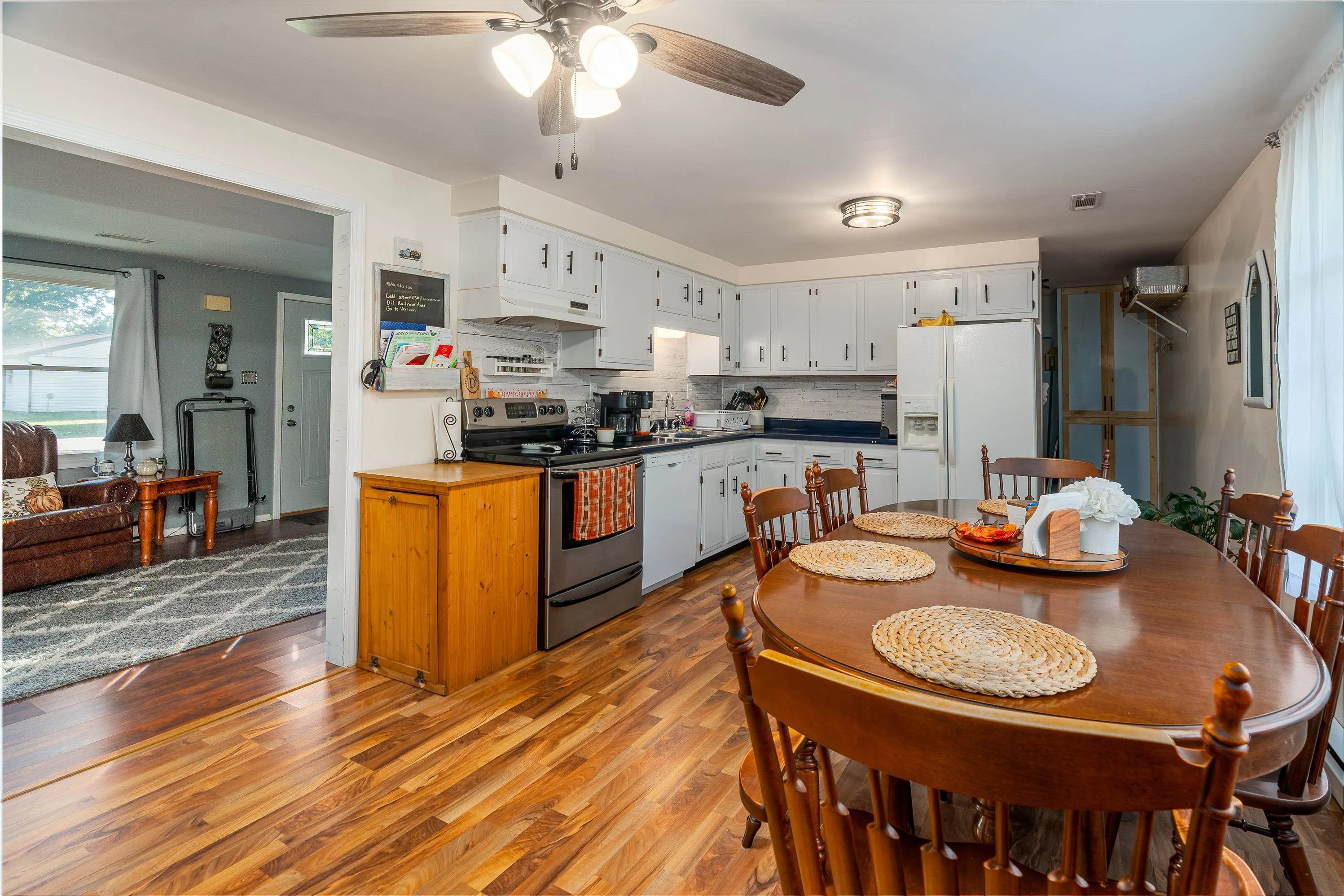 1800 E pickett Lane IL