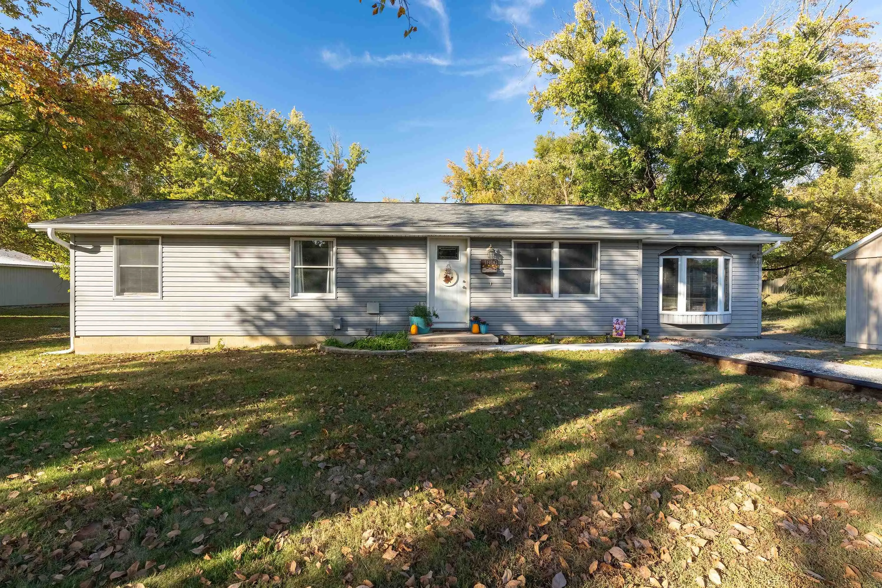 1800 E pickett Lane IL