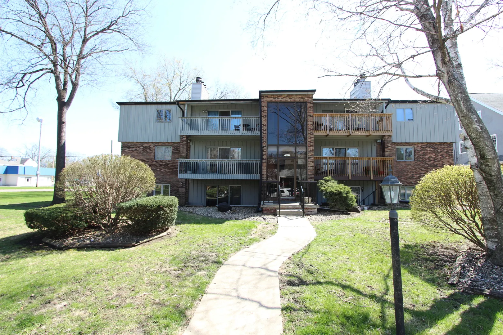 1111 E Jefferson Street 3 IL