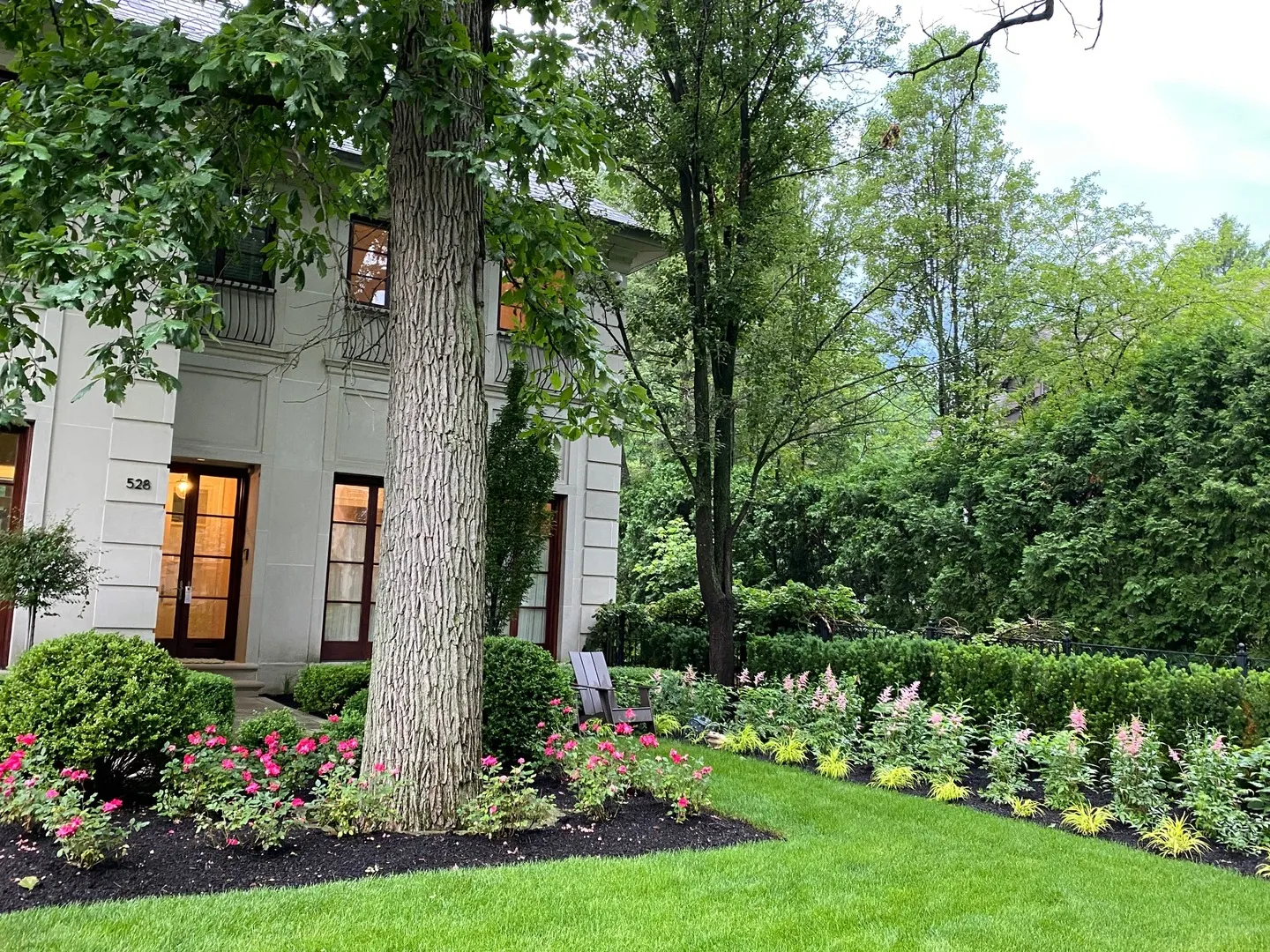 528 Roslyn Road IL