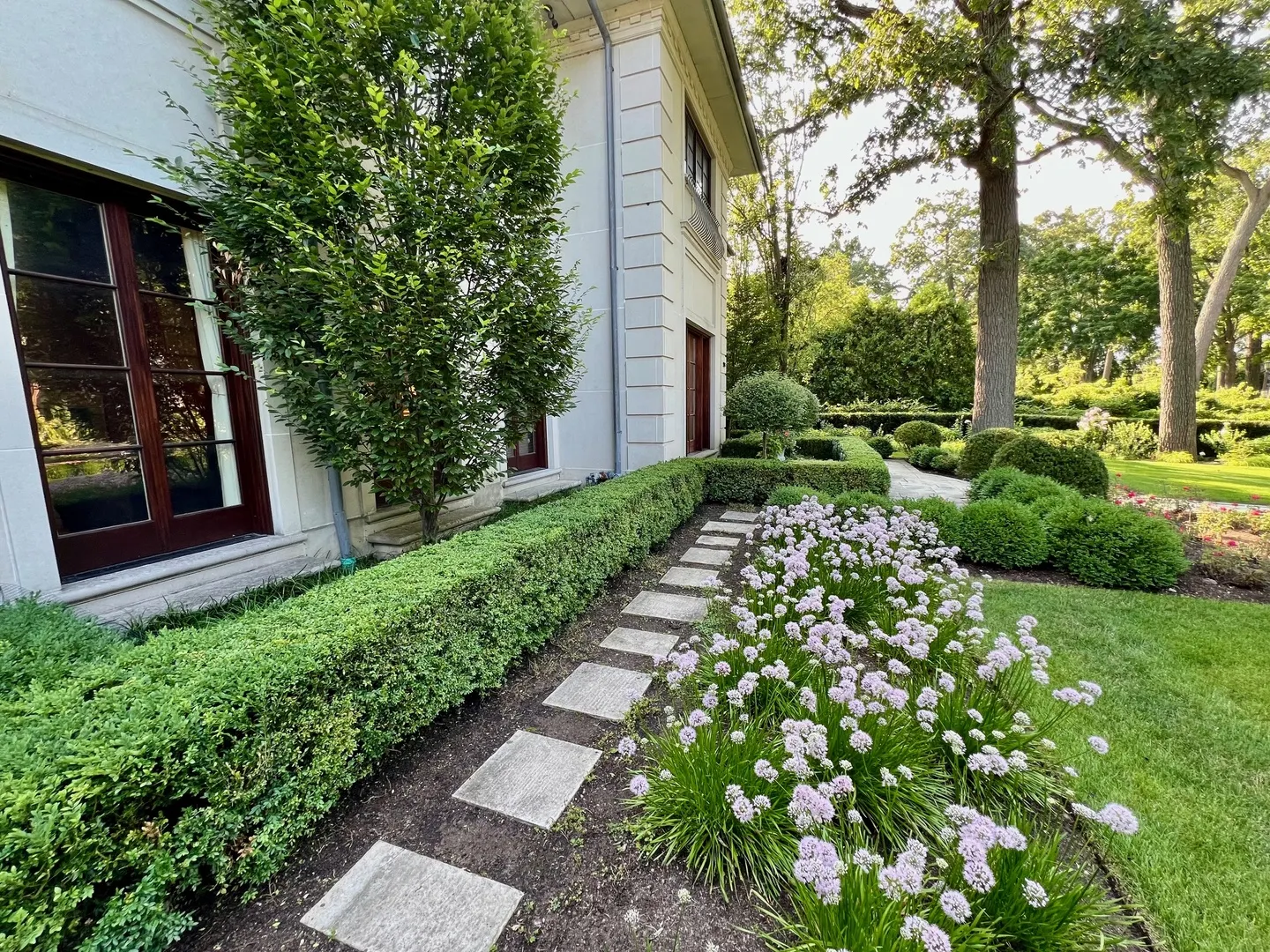 528 Roslyn Road IL