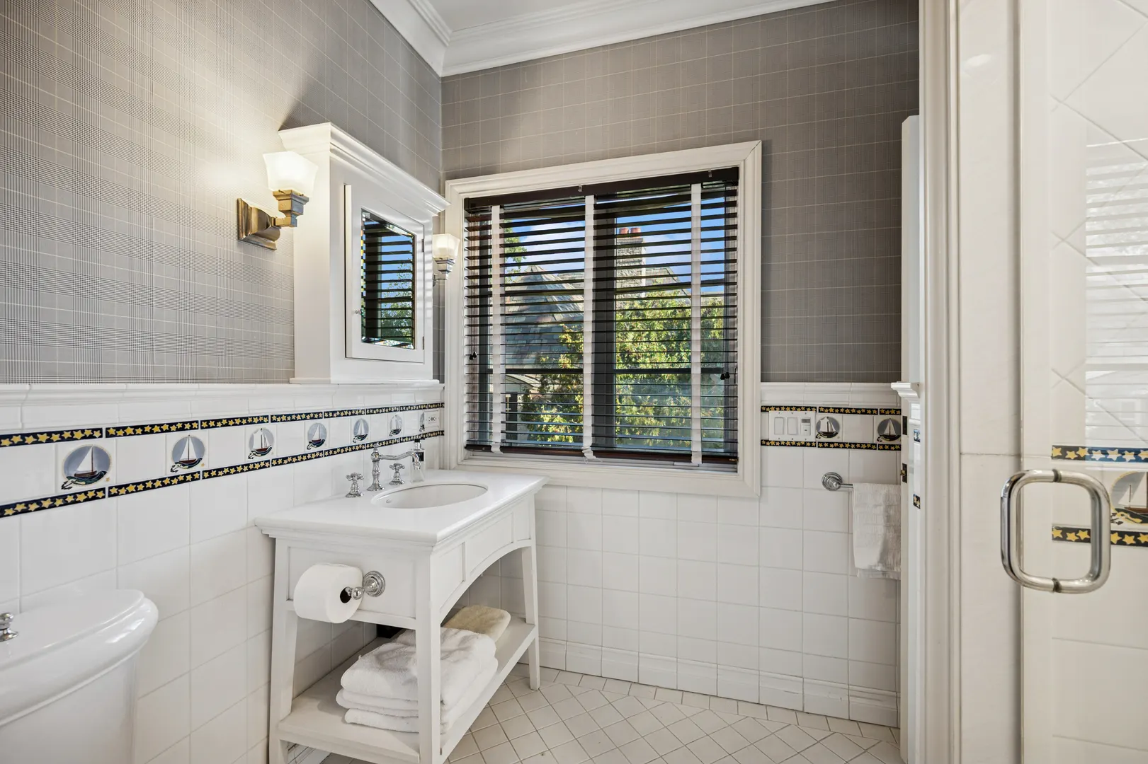 528 Roslyn Road IL